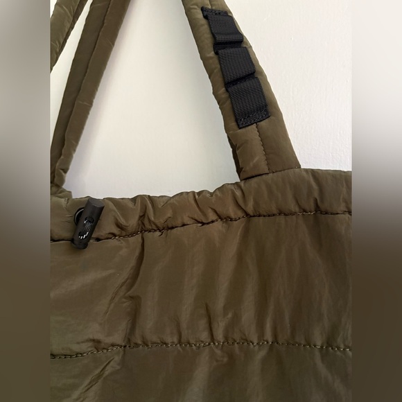 FP Movement Cool and Cozy Tote🔥 - Picture 3 of 16